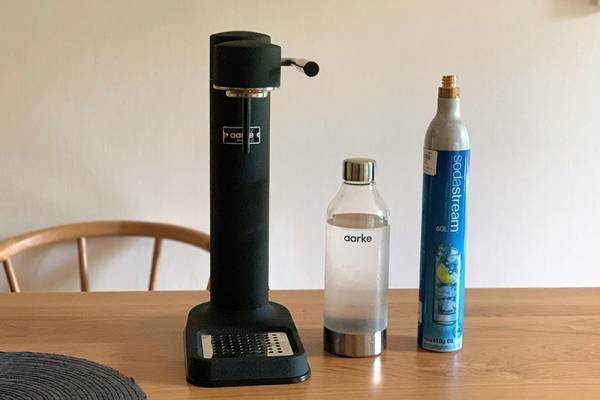 子どもが寝た後の至福の楽しみ　「aarkeソーダマシン」で家飲みが変わった話