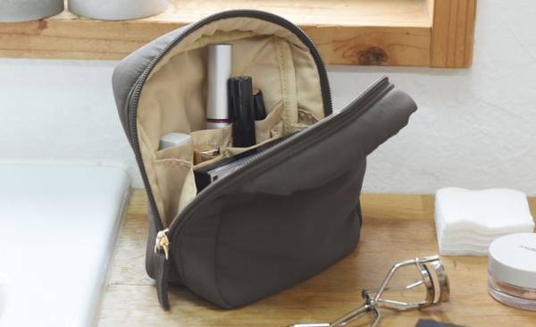 ポーチが変わるだけでメイク効率UP！bon moment（ボンモマン）整理ができる化粧ポーチ　使用レポ[PR]