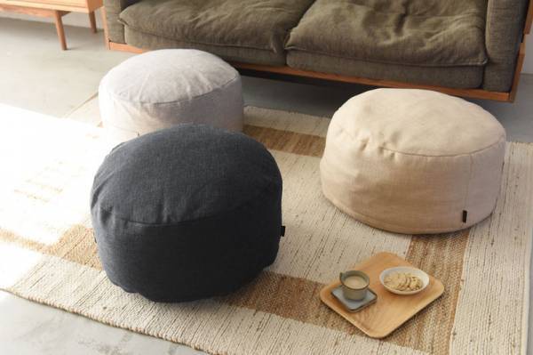 今夜待望の再入荷！「bon moment（ボンモマン）リビングクッションになる 掛け布団収納ケース」スタッフの使い方[PR]