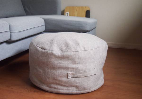 今夜待望の再入荷！「bon moment（ボンモマン）リビングクッションになる 掛け布団収納ケース」スタッフの使い方[PR]