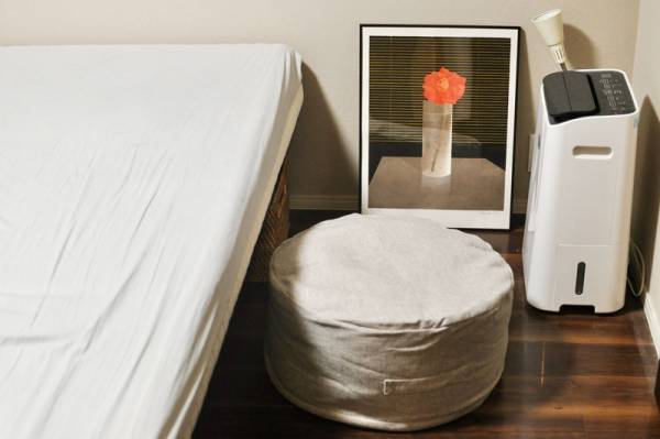 今夜待望の再入荷！「bon moment（ボンモマン）リビングクッションになる 掛け布団収納ケース」スタッフの使い方[PR]