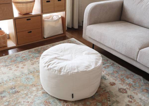 今夜待望の再入荷！「bon moment（ボンモマン）リビングクッションになる 掛け布団収納ケース」スタッフの使い方[PR]