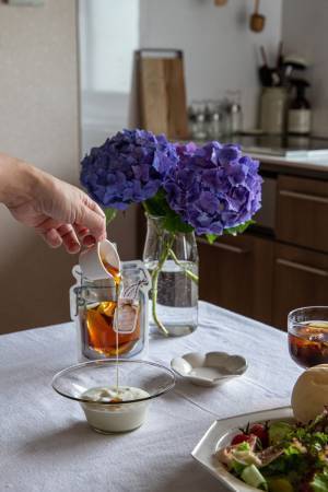 蜂蜜の食べ比べでグルメ気分！？「はちみつ専門店のパウチ入り蜂蜜」インスタグラマーさんの使用レポ[PR]