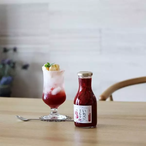 この夏こそ味わいたい!絶品イチゴの「クリームソーダ」でおうちカフェ