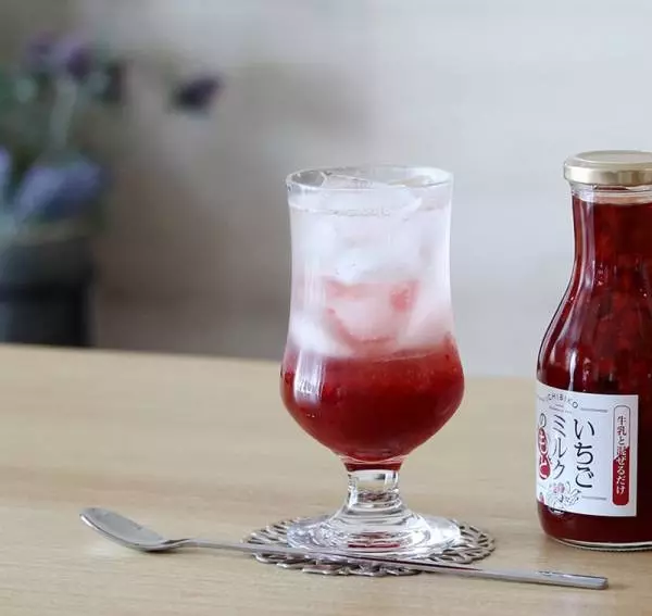 この夏こそ味わいたい!絶品イチゴの「クリームソーダ」でおうちカフェ
