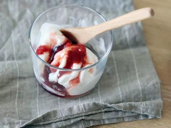 この夏こそ味わいたい!絶品イチゴの「クリームソーダ」でおうちカフェ