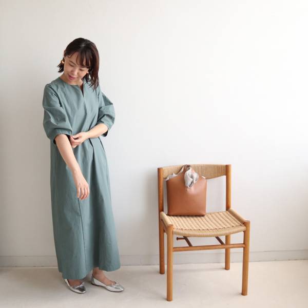 【スタッフ着用レポ】袖バルーンAラインワンピース[PR]