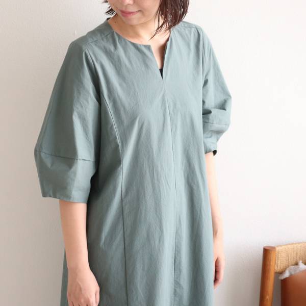 【スタッフ着用レポ】袖バルーンAラインワンピース[PR]