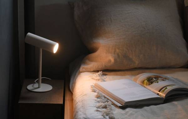 10年後も長く愛用したくなる「±0（プラスマイナスゼロ） LEDスタンドライト」インスタグラマーさんの使い方[PR]