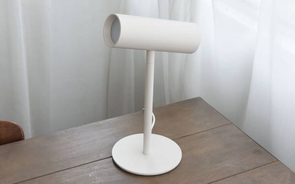 10年後も長く愛用したくなる「±0（プラスマイナスゼロ） LEDスタンドライト」インスタグラマーさんの使い方[PR]