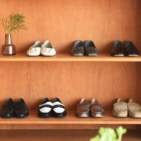 【2021秋冬】まずこの２つの靴で乗り越える！新作パンプス＆新カラバリローファーのスタッフコーディネート集[PR]