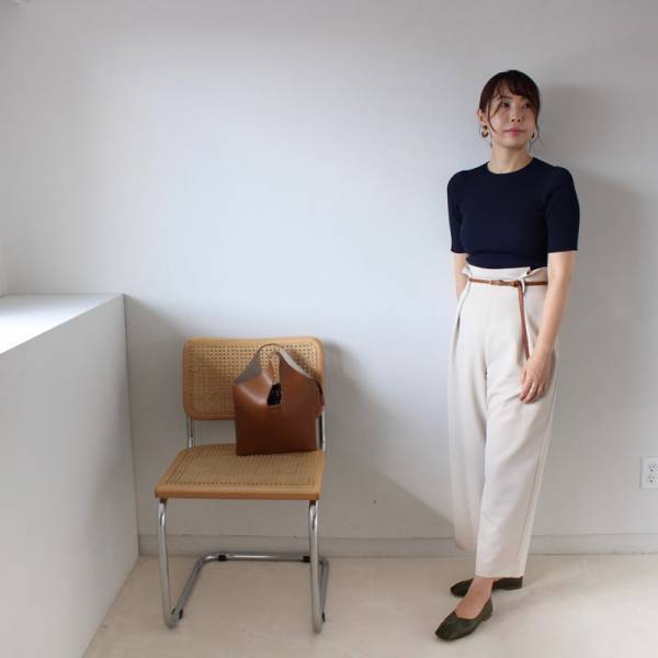 【2021秋冬】まずこの２つの靴で乗り越える！新作パンプス＆新カラバリローファーのスタッフコーディネート集[PR]