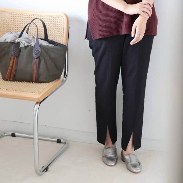 【2021秋冬】まずこの２つの靴で乗り越える！新作パンプス＆新カラバリローファーのスタッフコーディネート集[PR]