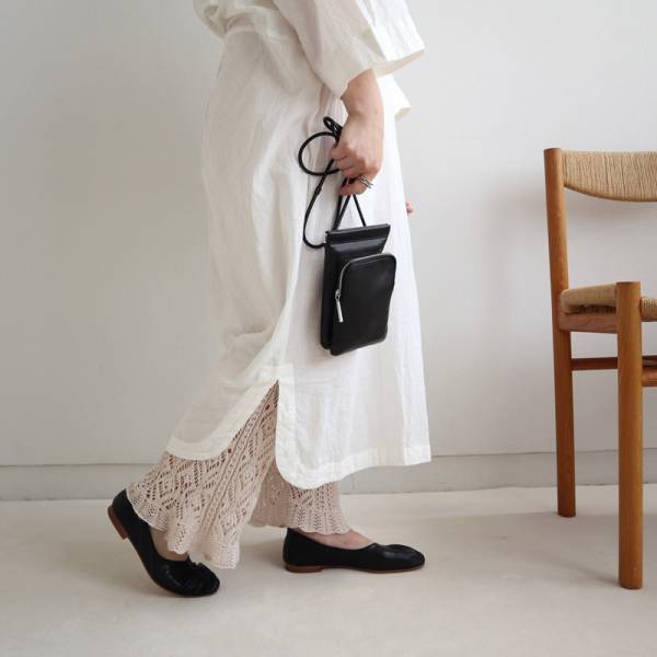 【2021秋冬】まずこの２つの靴で乗り越える！新作パンプス＆新カラバリローファーのスタッフコーディネート集[PR]