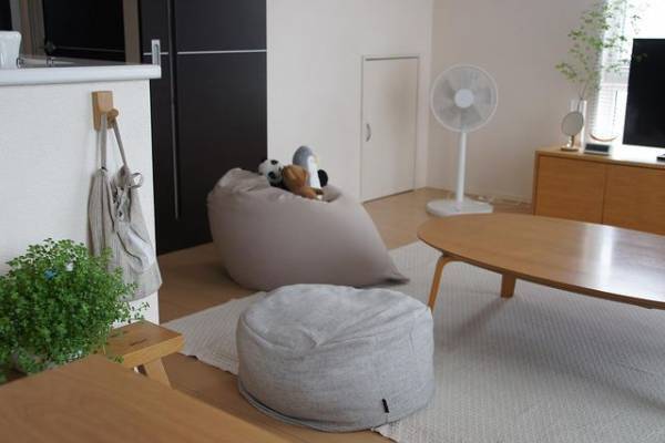 シリーズ累計3万7千個突破！「bon moment　リビングクッションになる掛け布団収納ケース」インスタグラマーさんの使い方[PR]