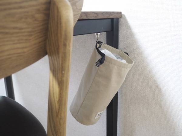 外出先でのゴミ捨てがスムーズに。まるでポーチなkukka ja puuの「持ち歩けるゴミ箱」[PR]
