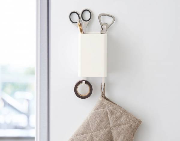 デッドスペースにちょい足し！ マグネット収納アイディア4選　