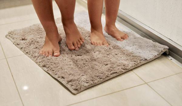 ふわふわ軽〜い！バスマットが、こんなに扱いやすいなんて。[PR]