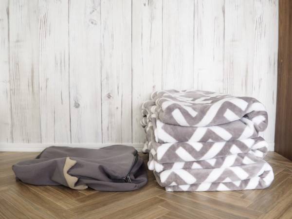 あの人気シリーズにキッズサイズが登場！見た目以上の収納力で、リビングに置きやすい「キッズ用布団収納ケース」[PR]