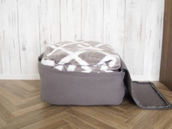 あの人気シリーズにキッズサイズが登場！見た目以上の収納力で、リビングに置きやすい「キッズ用布団収納ケース」[PR]