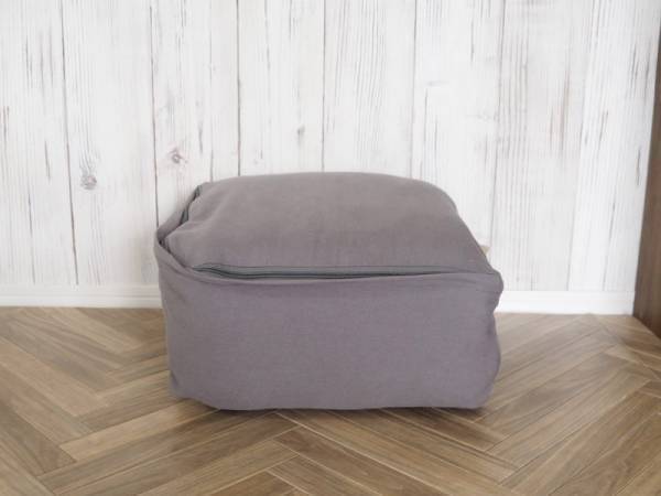 あの人気シリーズにキッズサイズが登場！見た目以上の収納力で、リビングに置きやすい「キッズ用布団収納ケース」[PR]