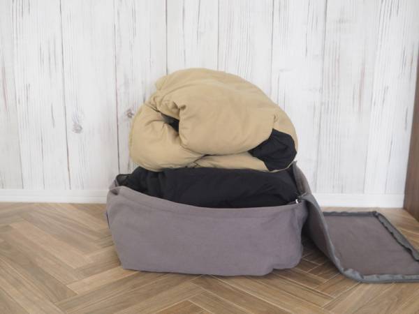 あの人気シリーズにキッズサイズが登場！見た目以上の収納力で、リビングに置きやすい「キッズ用布団収納ケース」[PR]