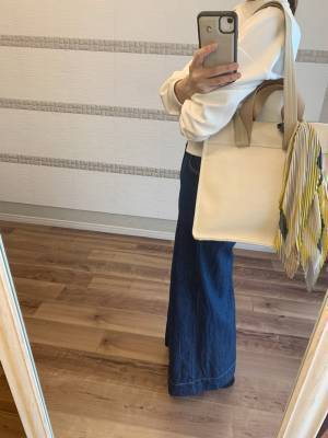 「トートバッグ＝カジュアル」はもう古い！？ 綺麗めスタイルが叶うコーデ術[PR]