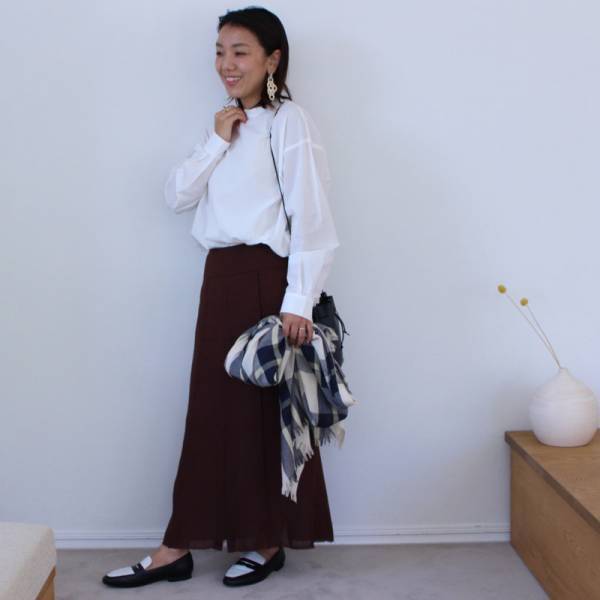 【ニットベスト×ブラウスのレイヤードセット】単品着回しスタッフコーディネート[PR]