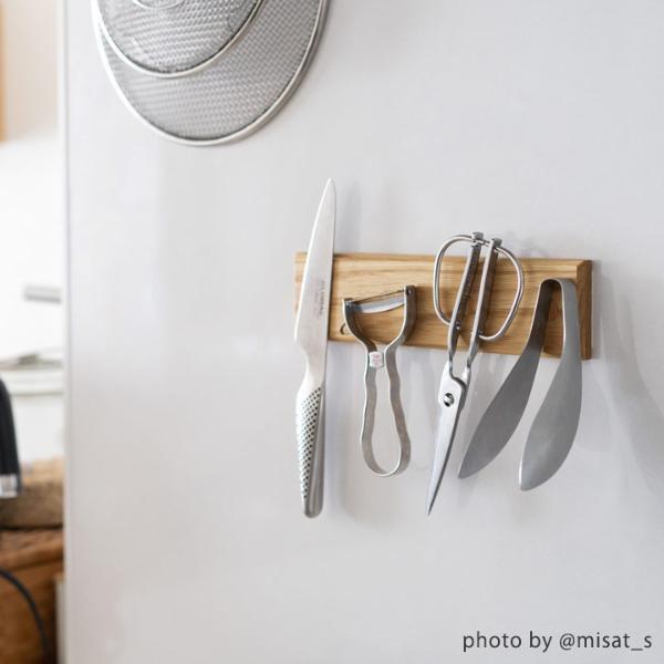 サッと手に取れる場所に、ピタッと収納が叶う「マグネット式のオーク材 包丁ホルダー」【インスタグラマーさんの使用レポ】[PR]