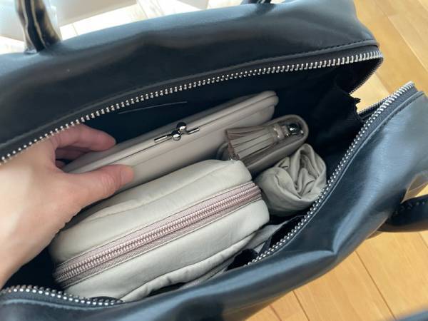 本革ラムレザーの「がま口貴重品ケース」で通帳をスッキリ収納！[PR]