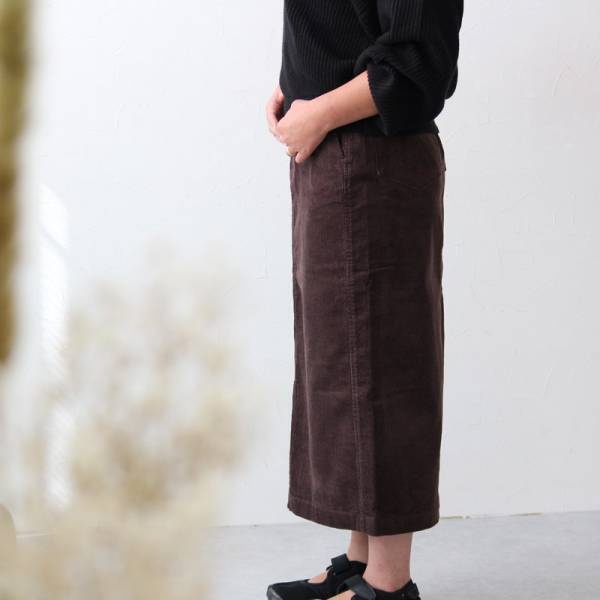 秋冬モード一気に高める、細コーデュロイスカートスタッフ着用レポ[PR]