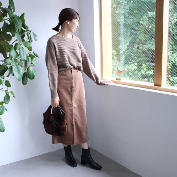 秋冬モード一気に高める、細コーデュロイスカートスタッフ着用レポ[PR]