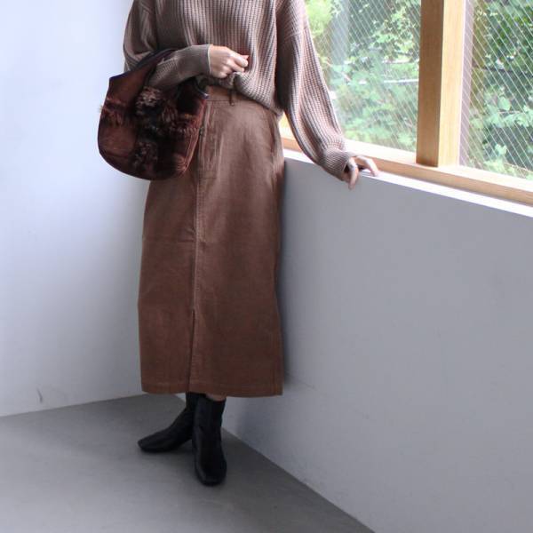秋冬モード一気に高める、細コーデュロイスカートスタッフ着用レポ[PR]