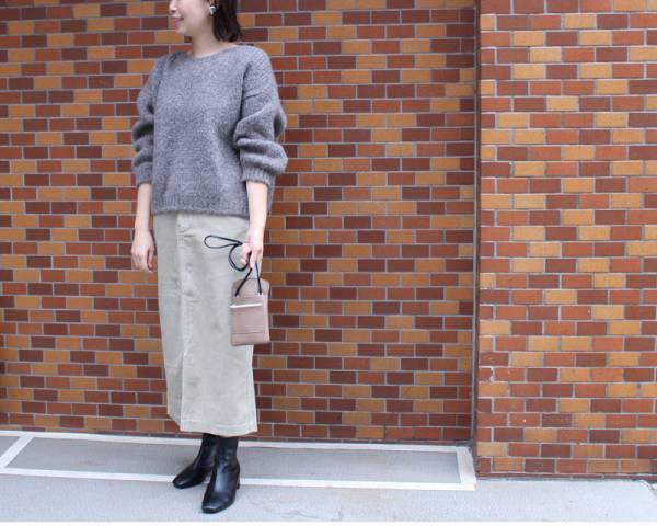 秋冬モード一気に高める、細コーデュロイスカートスタッフ着用レポ[PR]