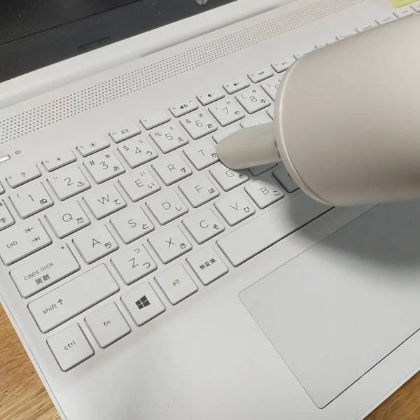 ママたちから高支持率！新色が登場した、子どもも使える卓上クリーナー「バキューミ」【インスタグラマーさんの使用レポ】[PR]