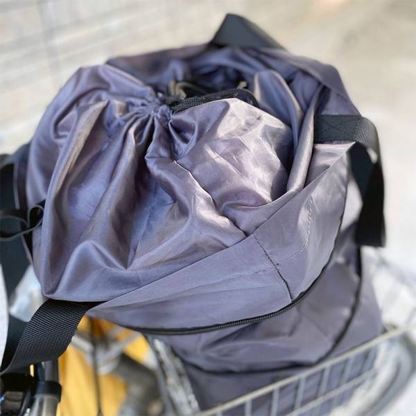 自転車カゴにフィットする「伸びる買い物バッグ」　便利すぎて手放せない！