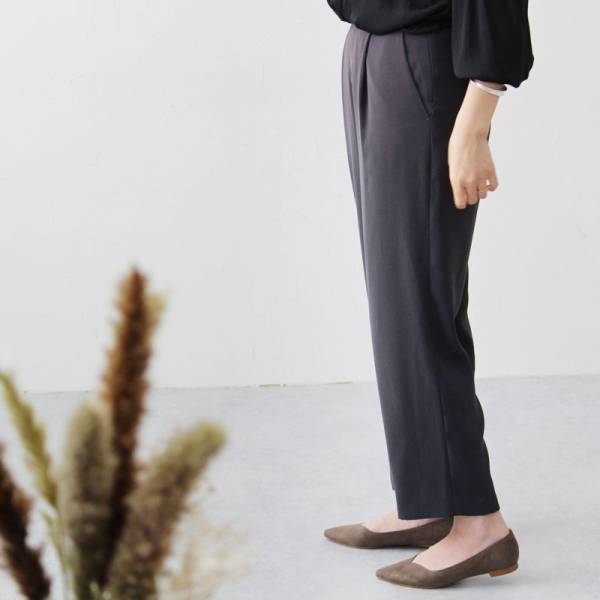 下半身スッキリ見え！アンジェバイヤーのパンツ選びのコツが詰まったセミワイドパンツのはなし【スタッフ着用レポ】[PR]