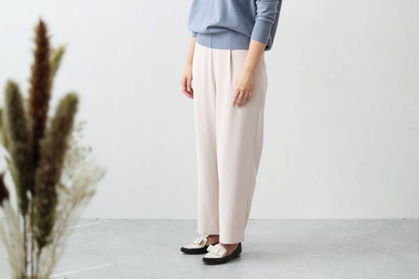 下半身スッキリ見え！アンジェバイヤーのパンツ選びのコツが詰まったセミワイドパンツのはなし【スタッフ着用レポ】[PR]