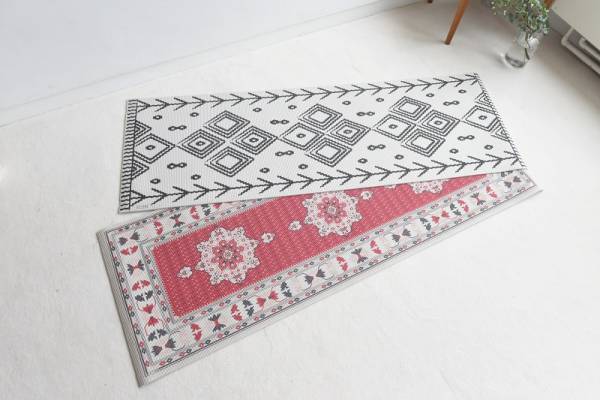 出しっぱなしが絵になるなんて！お部屋で毎日ヨガ＆ストレッチ始めましょう。[PR]