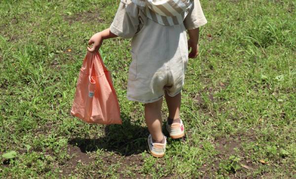 子どもの自分でやりたい！を育む、kukka ja puu（クッカヤプー）「キッズ 折りたたみ エコバッグ」スタッフ使用レポ[PR]