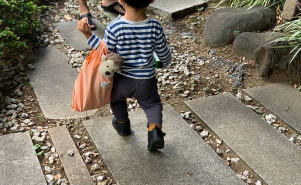 子どもの自分でやりたい！を育む、kukka ja puu（クッカヤプー）「キッズ 折りたたみ エコバッグ」スタッフ使用レポ[PR]