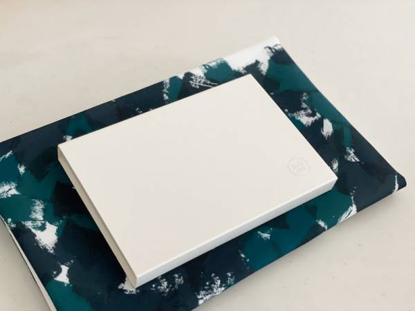 今年は「sukima.」木製オーナメントと「kukka ja puu」タペストリーでほっこりツリーに。[PR]