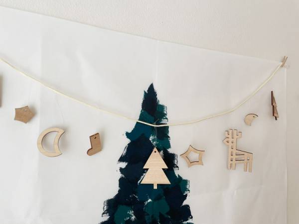 今年は「sukima.」木製オーナメントと「kukka ja puu」タペストリーでほっこりツリーに。[PR]