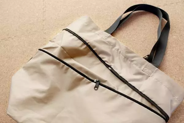 自転車でのまとめ買いが余裕！13cmも伸びる「前カゴフィットエコバッグ」