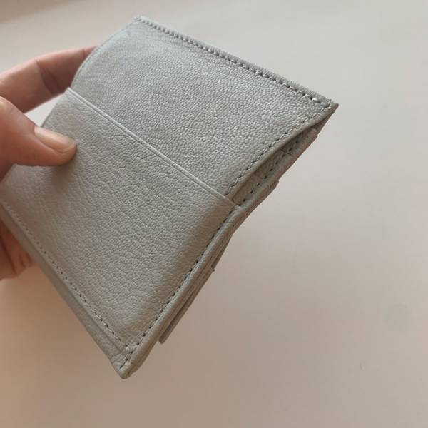 もう長財布には戻れない！ まるでカードケースのような超薄型ウォレット[PR]