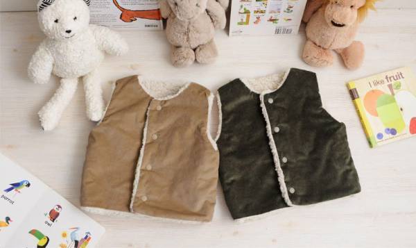 1枚あると便利！ベビー＆キッズの体温調整のマストアイテム。寒い日の外遊びが快適になる「リバーシブルベスト」[PR]