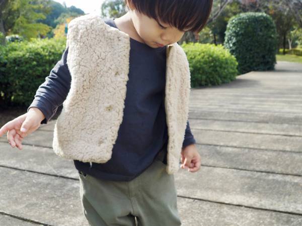 1枚あると便利！ベビー＆キッズの体温調整のマストアイテム。寒い日の外遊びが快適になる「リバーシブルベスト」[PR]