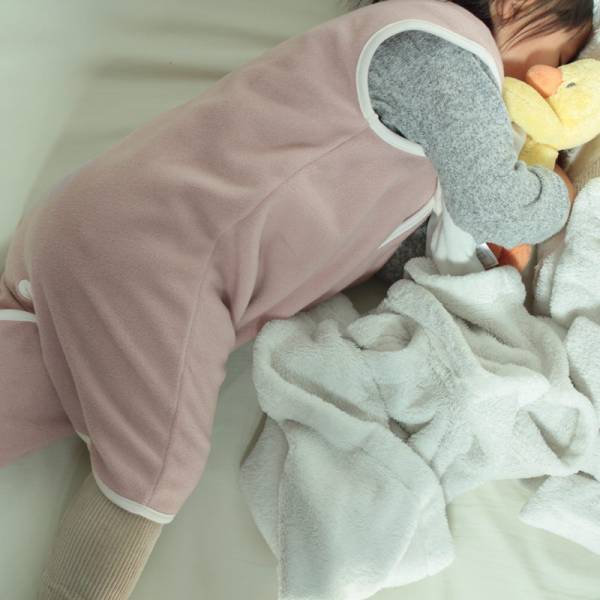 長く愛用されるフリーススリーパーの人気の秘密は？ベビーから長く使える！みんなの使用感レポ♪[PR]