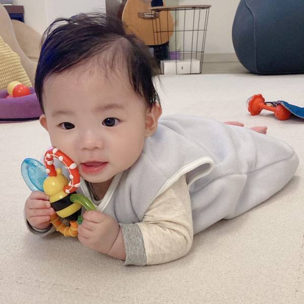 長く愛用されるフリーススリーパーの人気の秘密は？ベビーから長く使える！みんなの使用感レポ♪[PR]