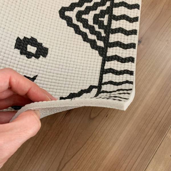 置き見せしたくなる可愛さ！ インテリアのアクセントにもなるヨガマット[PR]